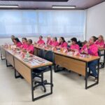 Mulheres participantes da primeira turma de Automaquiagem da Somos Todos Marianas em São Luís.